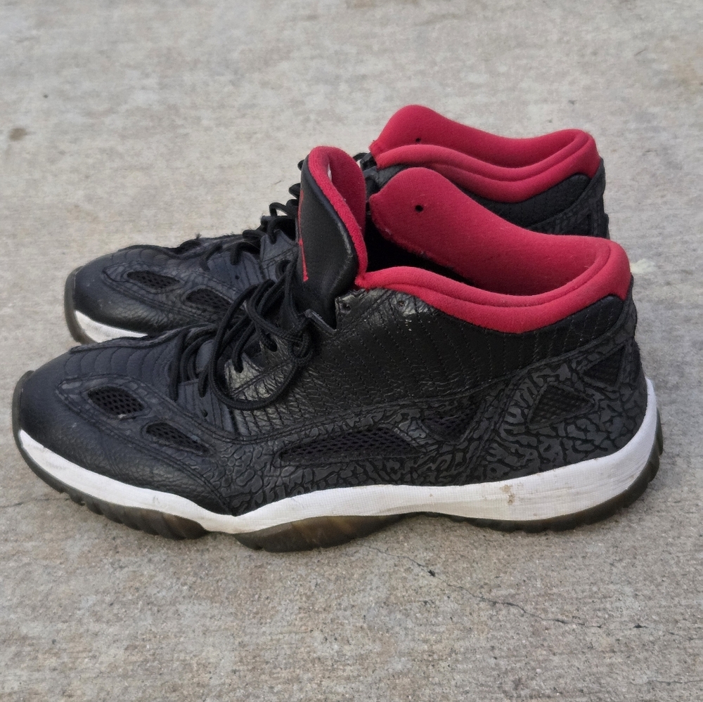 Air Jordan 11 Retro IE 2011 Low Black Charcoal Red - Size 12 Men's US